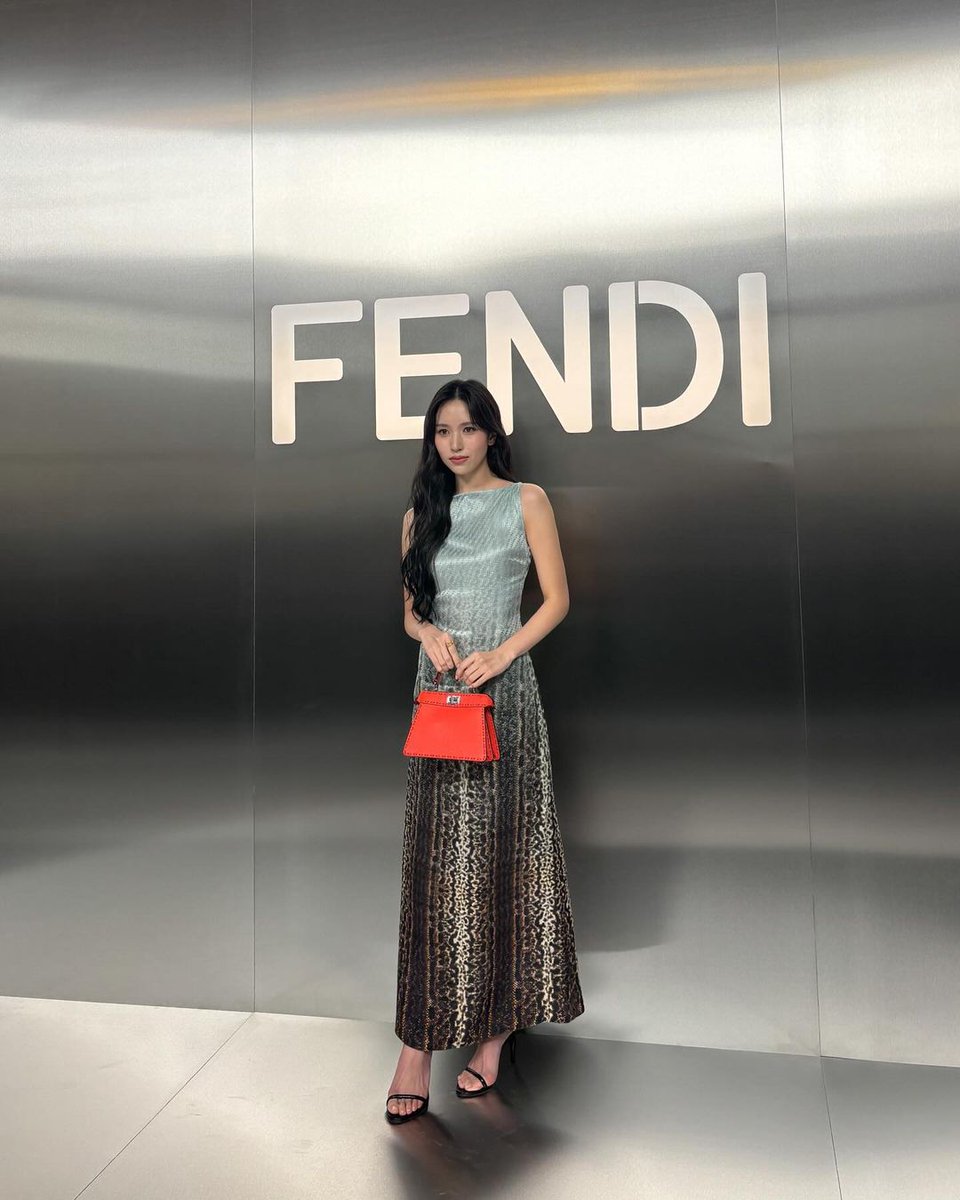 SubjectKpop's tweet photo. Mina's Instagram update

"🩵🤎 @/fendi"

#TWICE #트와이스 @JYPETWICE https://t.co/OMDQDWMmFi