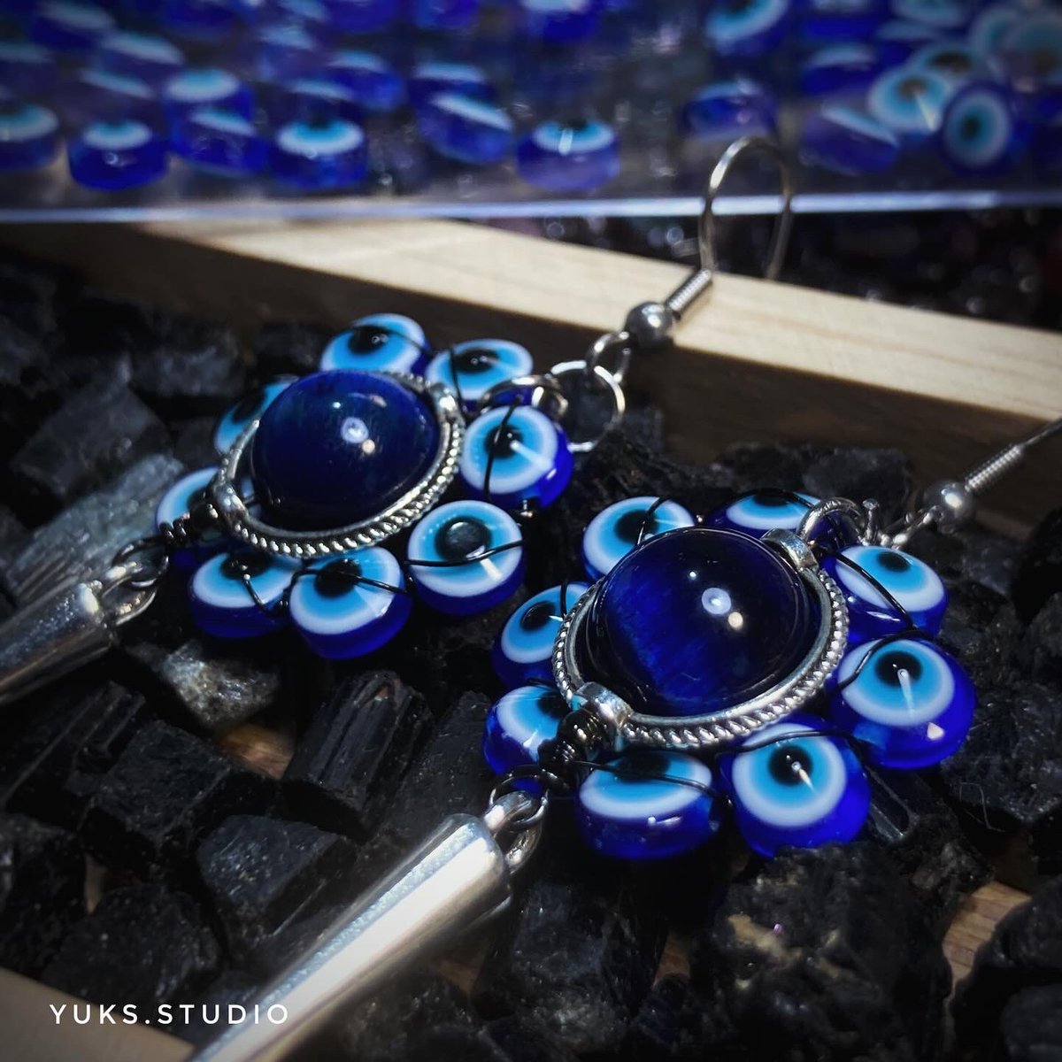 Yuksstudio's tweet photo. ชิ้นสุดท้ายของวันนี้ นอนได้ !! 

Blue Tiger eye(dry) with evil eye beads made by Yuks. 🦉

#wirewrapping #wirewrappedjewelry 
#wirewrap #wirewrappedcrystals 
#handcrafed #evileye #evileyejewelry https://t.co/8mc1Mb658F