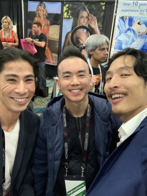 I think this is the first time all 3 of us have been under the same roof at the same time. @jamesbangxxx