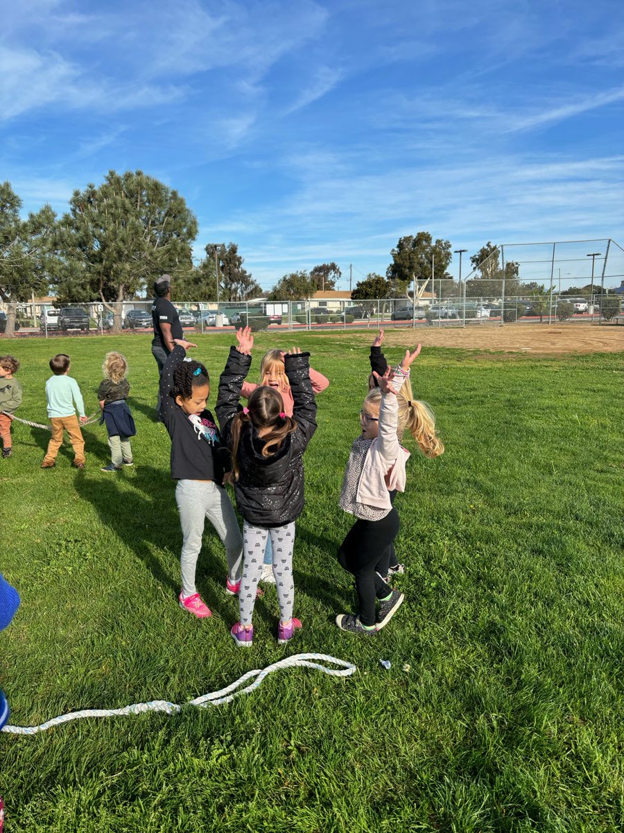 TK tug of war winners! USMC Fitness event! ⁦@OsideUSD⁩