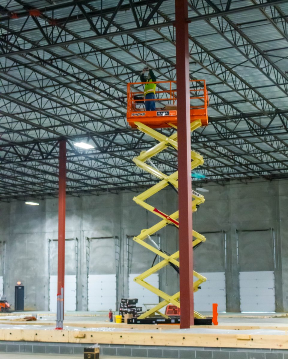 RoncoOmaha's tweet image. Interior work continues on the tenant improvement project at I-80 Logistics Hub Lot 6. It won't be long before the new tenants are settling into their new home.  
#RoncoBuilt #construction #OmahaNebraska @WhiteLotusGroup