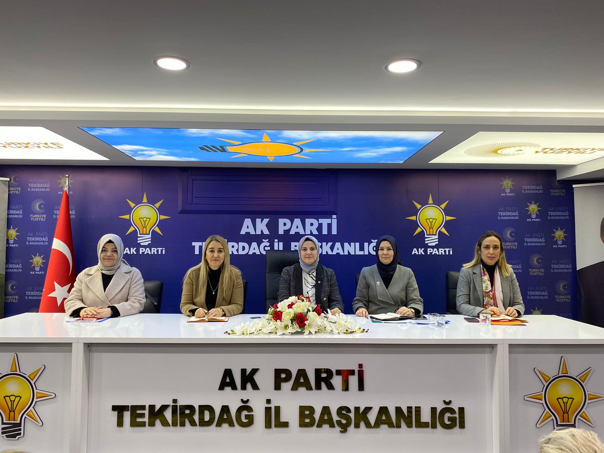 GercekTekin's tweet photo. 📍Tekirdağ
31 Mart Yerel seçimlerinde belediye meclis üyesi olmak üzere başvuru yapan  Kadın Belediye Meclis Üyesi Aday Adayları ile tanışmak için @AKKADINGM heyeti olarak Tekirdağ'dayız.
#HazırızKararlıyız 
Aziz Milletimizin oylarına talibiz
@aysekesir
@akkadintekirdag https://t.co/p88zZJNCzG