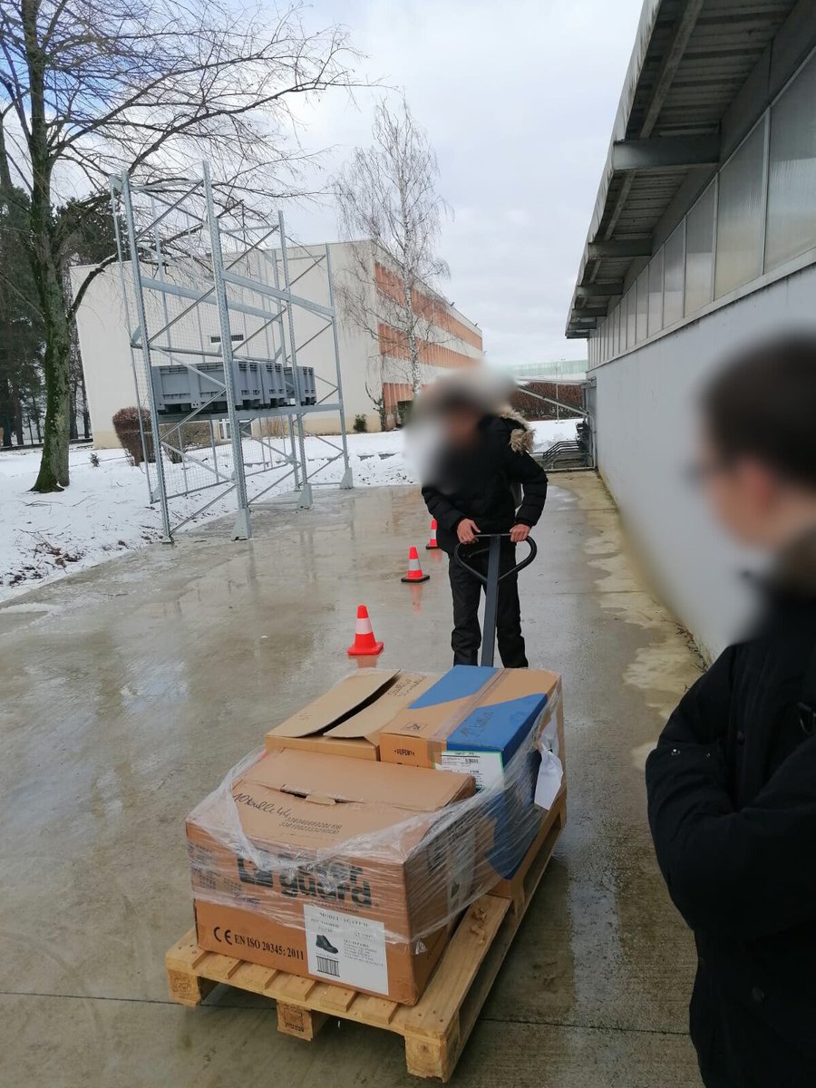 Liaison collège-lycée : les collégien(ne)s Fameckois(es) sont venu(e)s à la rencontre de nos élèves et enseignant(e)s pour découvrir nos enseignements professionnels. Au programme : immersions et mises en pratique sous le regard de leurs aîné(e)s. #VoiePro @Dsden57 @acnancymetz