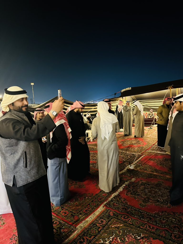 الاخ العزيز فهد ياسين الدبسا 

سخر نفسه لخدمة ربعه وجماعته عبر منصة سناب شمر 

دخل قلوبنا قبل بيوتنا 

رجل يستحق الشكر والدعم على جهده 

#شمر 
<a href="/shmar_kw/">سناب شمر الرسمي</a>