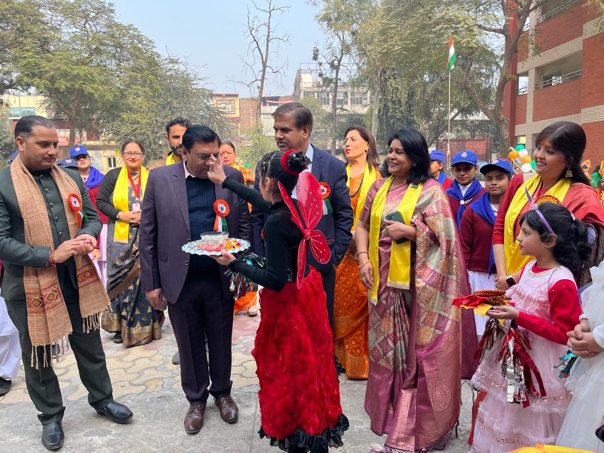 NeetuGulati3's tweet photo. #Annualday celebrations r not just a testimony of r growth, progress & achievements but also a time to showcase r #talents
D day @skv1003026 began wd
#display of exhibits,#felicitation of awardees & wonderful #performances of sts under d theme #NAVRAS
@Dir_Education
@PbpandeyB https://t.co/EcxcEF6qVW
