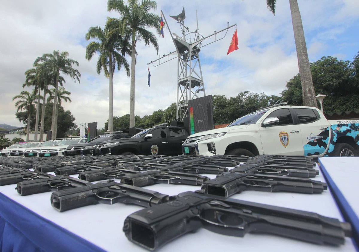 #AHORA || Vpdte. Sectorial A/J <a href="/CeballosIchaso1/">@FuerzaDinamica Remigio Ceballos Ichaso</a>: "Una vez que pasan por todo este proceso de investigación penal, son reasignadas a los órganos de seguridad ciudadana, y unidades de la FANB, en un proceso continuo, ajustado a nuestro texto Constitucional art. 324".