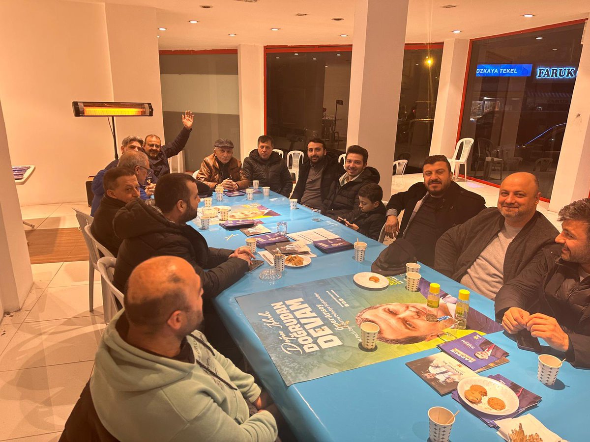 Meclis Üyemiz Beytullah Bıyık ve Yönetim Kurulu Üyemiz Emriye Tekin’in katılımlarıyla 
yeni lokalimizde; “İşte Veliefendi Mahalle Teşkilatı bu!” dedirten coşkulu toplantımızı gerçekleştirdik.

<a href="/selamidelibalta/">A.Selami Delibalta🇹🇷</a>
<a href="/omerrarisoy/">Ömer Arısoy</a>