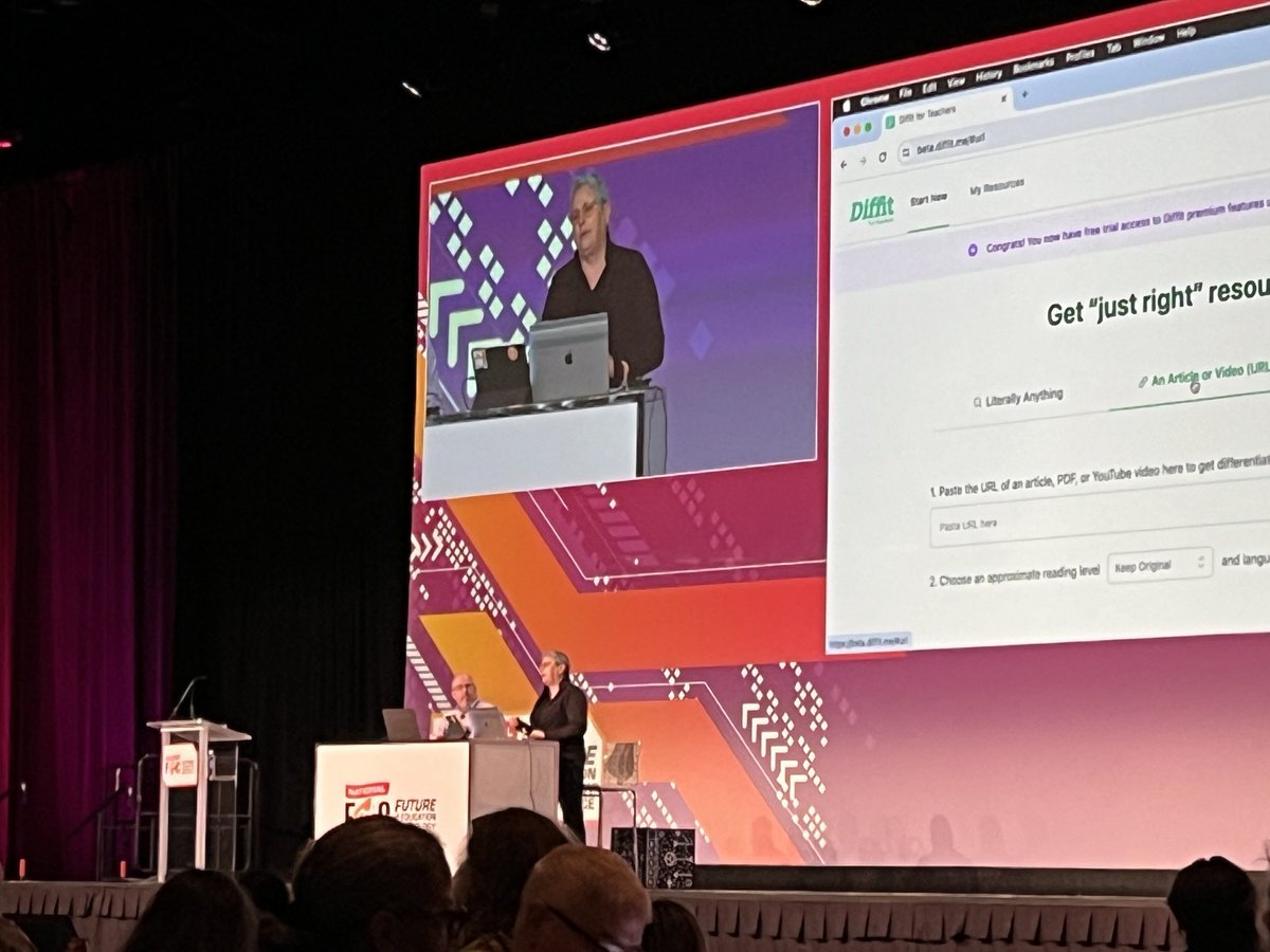jryan_lcss's tweet photo. Leslie Fisher always awesome! #FETC https://t.co/PmvsvArMfa