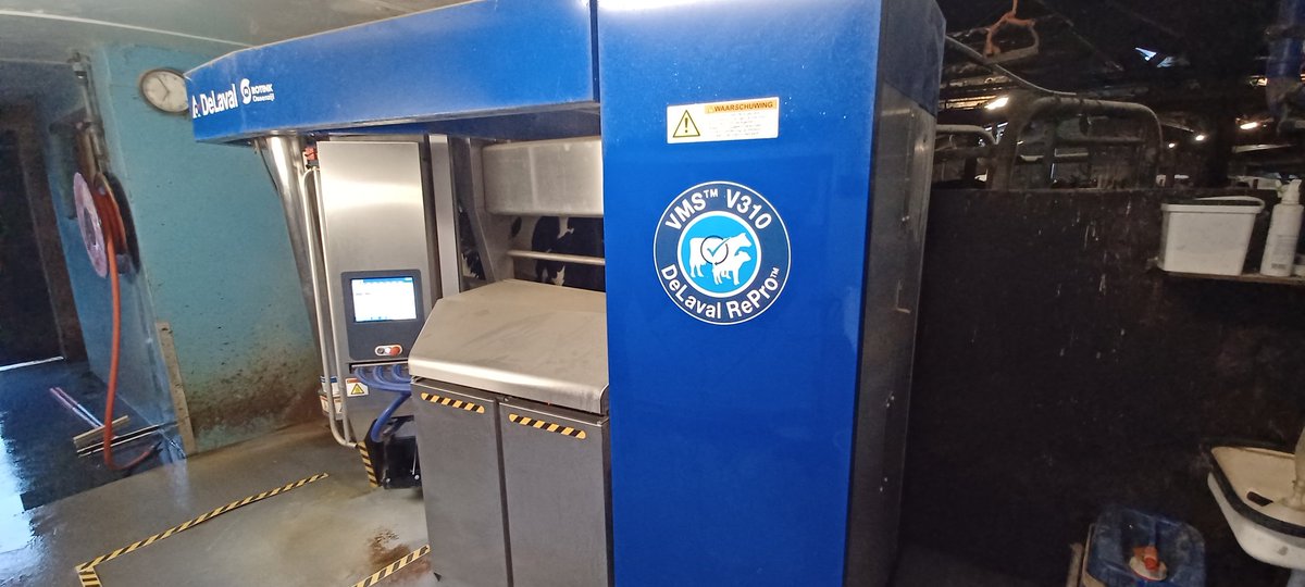 Simon_de_Haan's tweet photo. Vandaag een dagje met de #Toerboertiek op stap. Langs alle 14 RePro's #V310 van dealer Rotink.      💙✔️©️✔️💙 https://t.co/uOM2EYLGRM