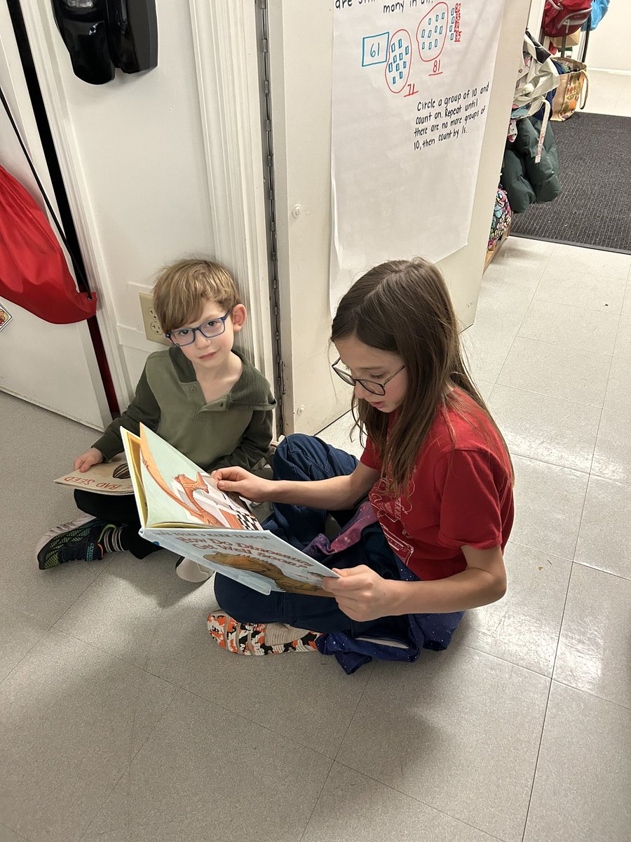 TollGate4D's tweet photo. Buddy reading with 1V♥️📚 https://t.co/IWBgGIbNgl