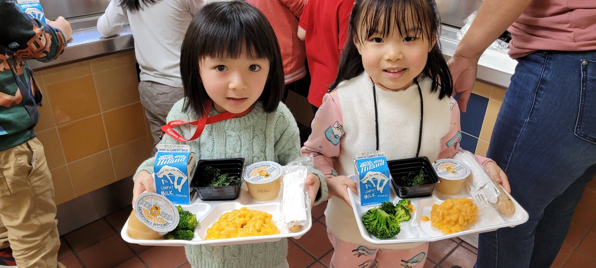aldinecafe's tweet image. We celebrated our monthly Farm Fresh Friday promotion today across all campuses! Students enjoyed Texas grown crunchy kale chips! We love that our students are always willing to try new fruits and vegetables! #aldinerising #becausekids #myaldine