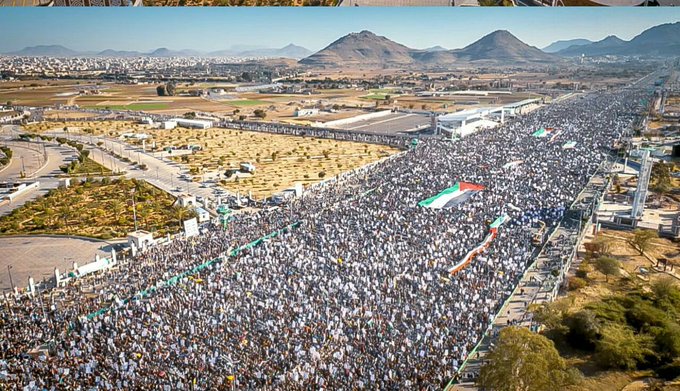 إذا اردت أن تعرف معنى قوله تعالى 
 ( وَيُؤْثِرُونَ عَلَى أَنْفُسِهِمْ وَلَوْ كَانَ بِهِمْ خَصَاصَةٌ )
فسأل عن اليمن والحصار المطبق عليه من تسع من السنين والدمار الذي حل بها من العدوان السعوامريكي على اليمن والموقف الذي بدر منه تجاه قضية الامة الاولى والمركزية
#أمريكا_أم_الإرهاب