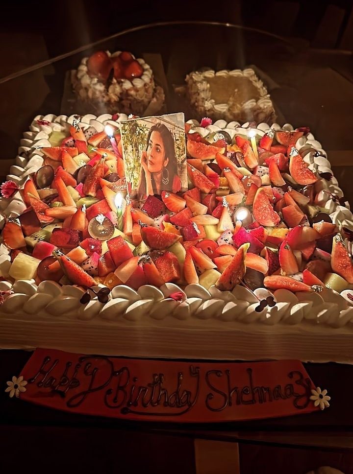 Shehnaaz ka cake aagya h guyysss!!!!

You can try eating it!! 😂❤️

#HBDShehnaazGill