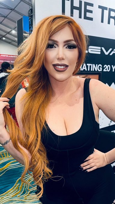 Watch Lauren Phillips ™'s leaked NSFW photo on TwXstars