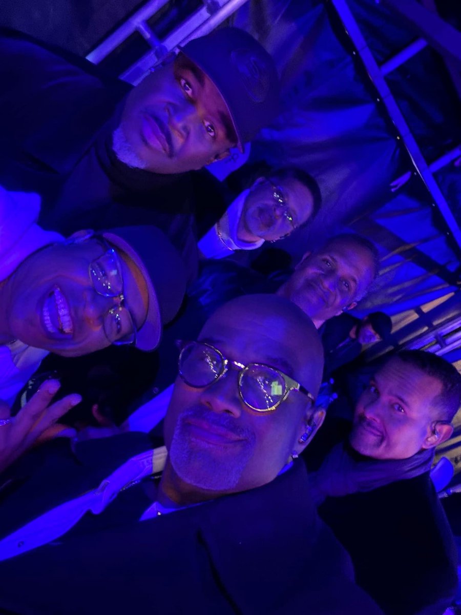 At NAMM, Yamaha presents Take 6 with an award recognizing their incredible success and 30-year relationship as Stevie Wonder joins the group onstage!