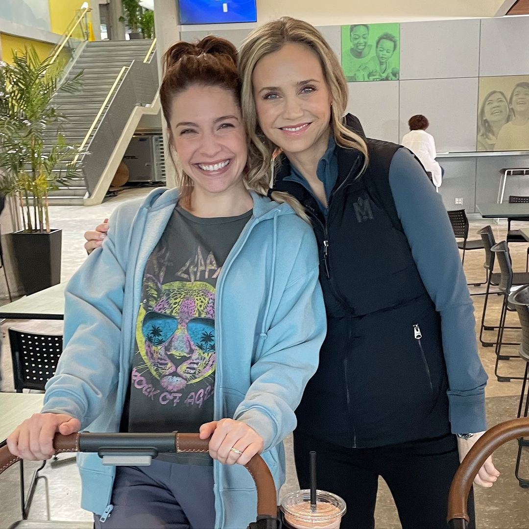 Both moms and aunties this season. ❤️ Thanks @fionagubelmann  &
@paigespara 

#TheGoodDoctor
#TheGoodDoctor

@GoodDoctorABC 
@gooddrwriters 
@sptv
@abcnetwork