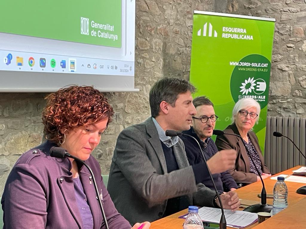 jordisolef's tweet photo. Avui al Castell de Montesquiu hem prosseguit el debat, iniciat fa uns mesos a Brussel·les, sobre com fer una gestió sostenible dels nostres boscos en el marc de l’estratègia forestal europea 2030. Hem aplegat actors molt diversos del sector forestal en una discussió fructífera! https://t.co/0IRYLqqnu9