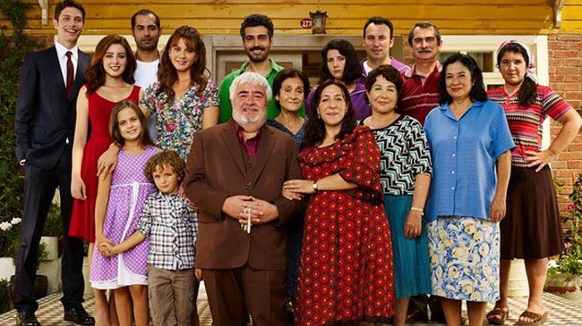 Mayhosnight's tweet photo. Gaziantep'li bir aile, İstanbul, 2013 https://t.co/8StqqhEtXU