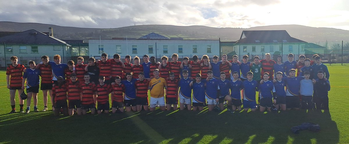 It was great to welcome @ColDunIascaigh U15 Rugby team to our 4G pitch today for our @Munsterrugby Cleary Cup match. Many of the boys on both teams play together for @ClonmelRFC 🏉🏆🔴⚫️👏👍
#Tipprugby #rugbypals 🏉🏉