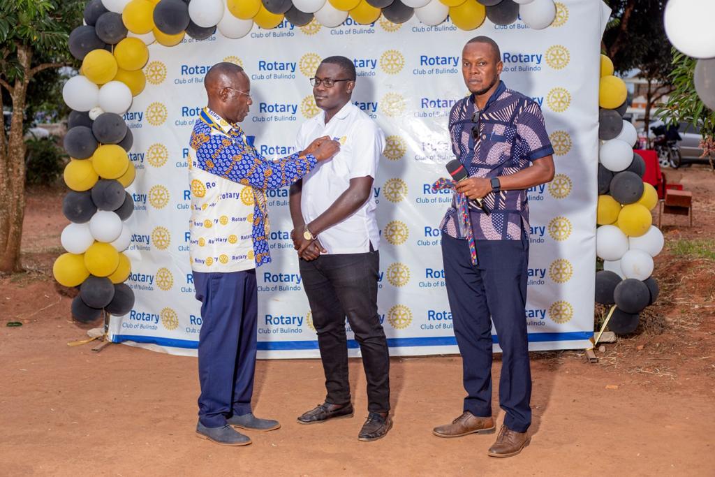 BulindoRotaract's tweet photo. Incase u missed, @kamoga_edgar was pinned by @DGEdwardKakembo and accorded a honary HCP tie😁
Congratulations 👏 
@RCBulindo
@InteractQOM
#lindonians https://t.co/tmDU1OphZD