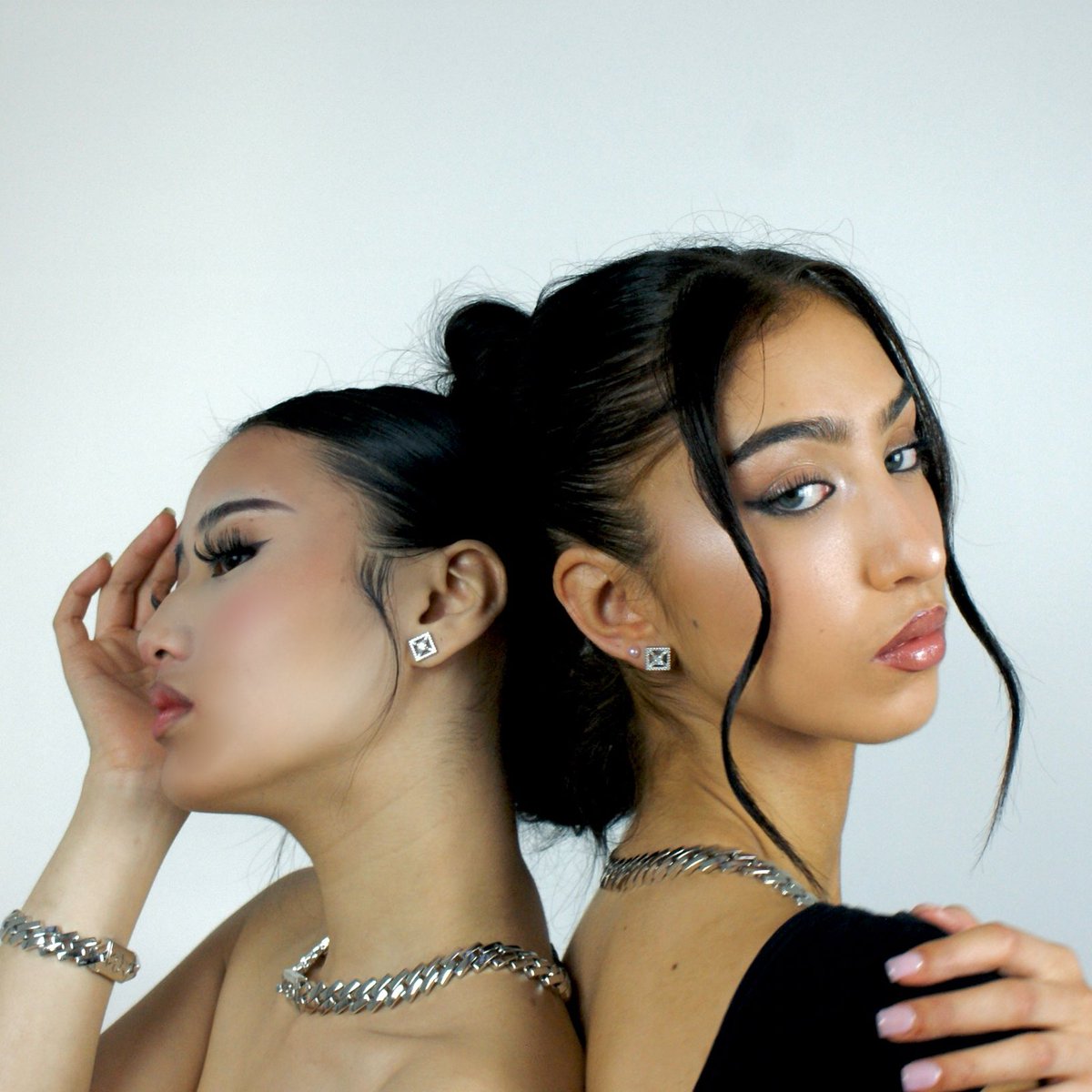 26folly's tweet photo. diamond link set - by26folly 
out now ! https://t.co/nG8d5xQzNh