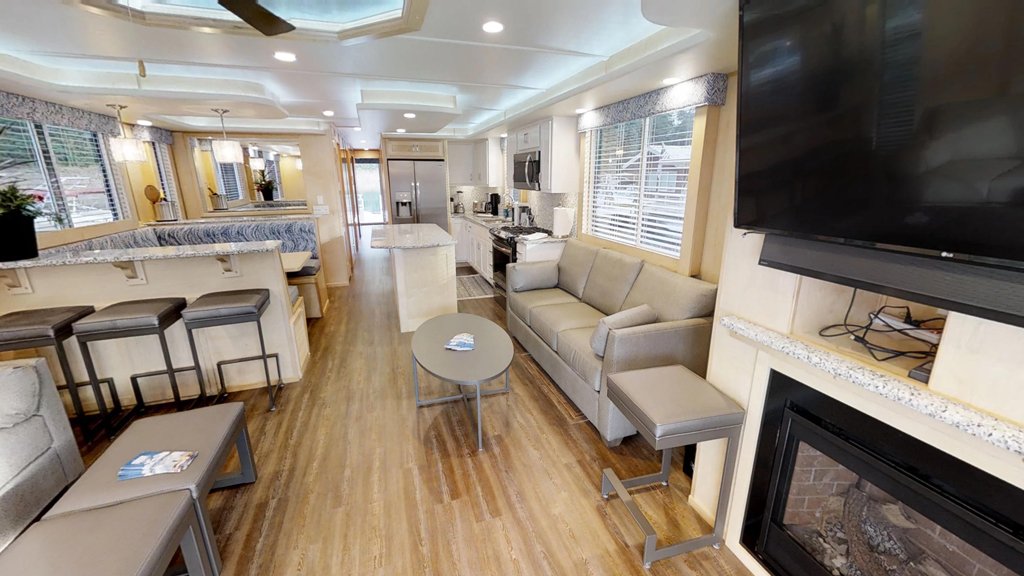 Shasta Marina Resort at Packers Bay tweet media