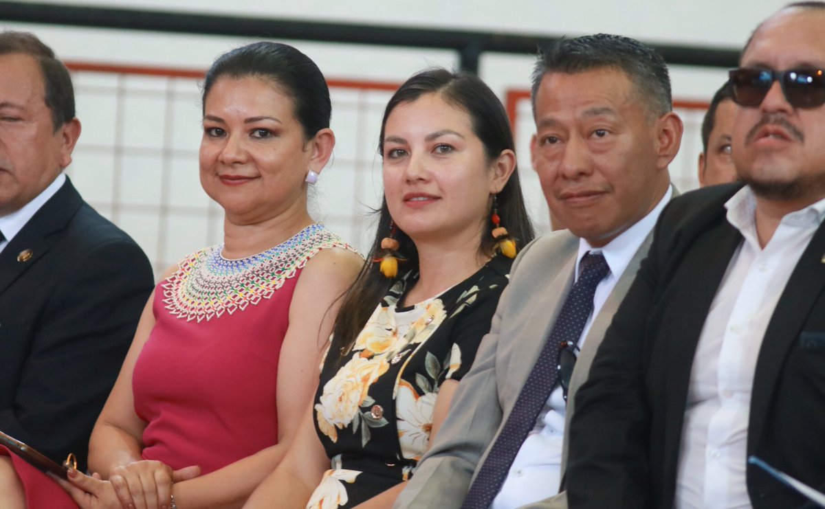 AmazoniaEc's tweet photo. En la sesión solemne, por los 32 años de cantonización de Santa Clara, se le entregaron las llaves de la ciudad a la presidenta del @ConsejoAmazonia, @Isabel_EJ. 1/2

#TransformandoLaAmazonía
#ElNuevoEcuador https://t.co/ofQfl7Gj6N