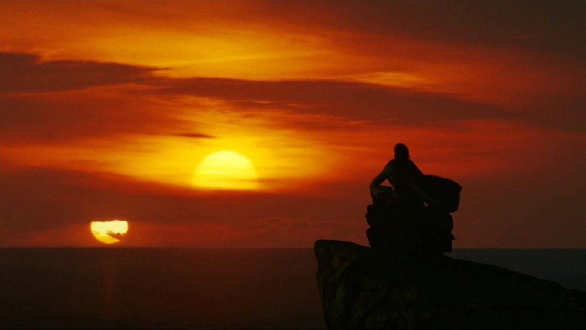 QuiGonJenna's tweet photo. His story ended how his story began: under twin suns. ☀️☀️

Luke choosing to use all of his strength to both allow the Resistance to survive another day &amp; to send a message throughout the galaxy that Hope still exists is one of the most powerful moments in all of Star Wars. ✨️ https://t.co/IN1XuaNlkM