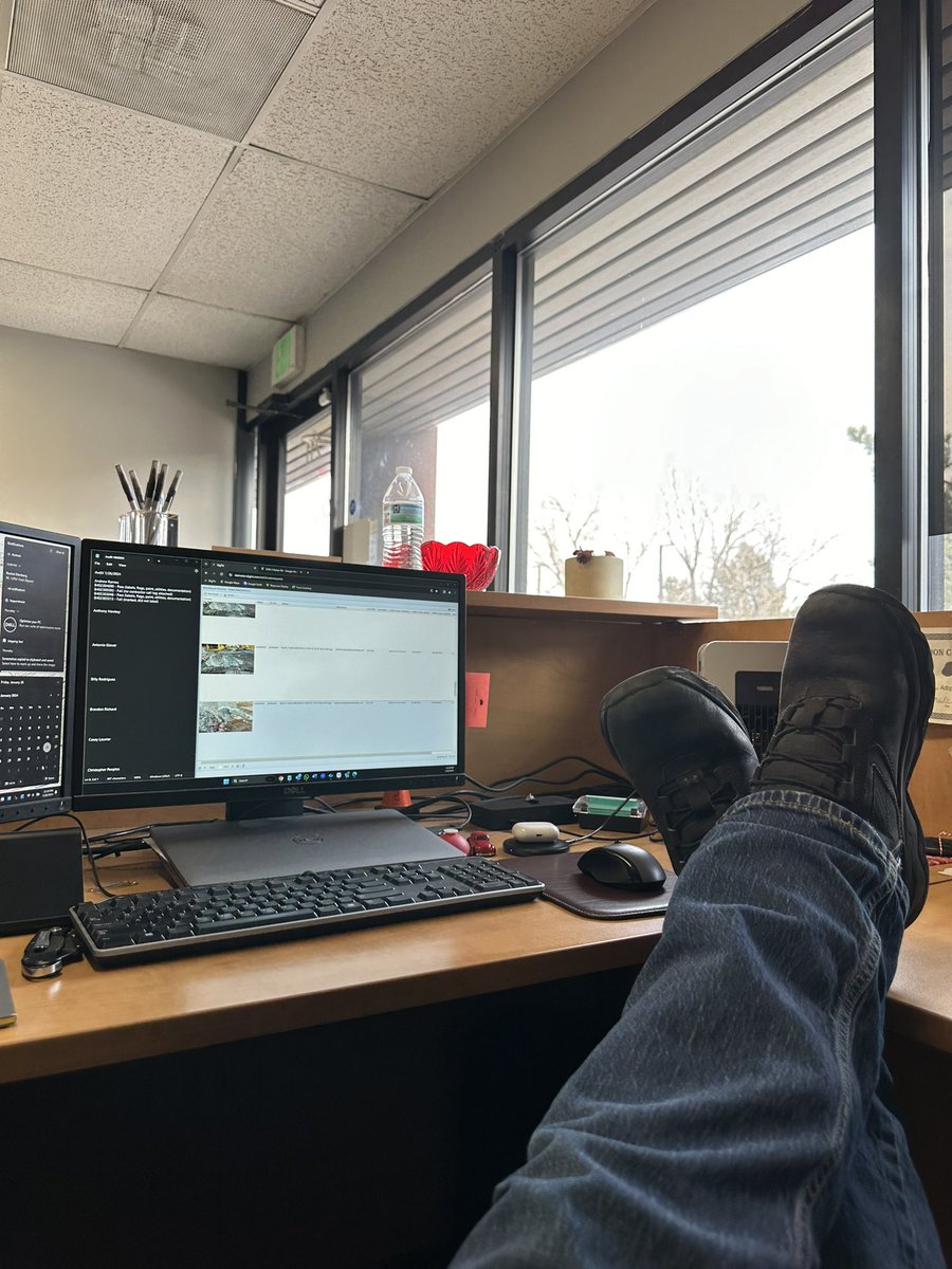johnponciano's tweet photo. @42duggwhistle #toochill https://t.co/zVaglBEK6x