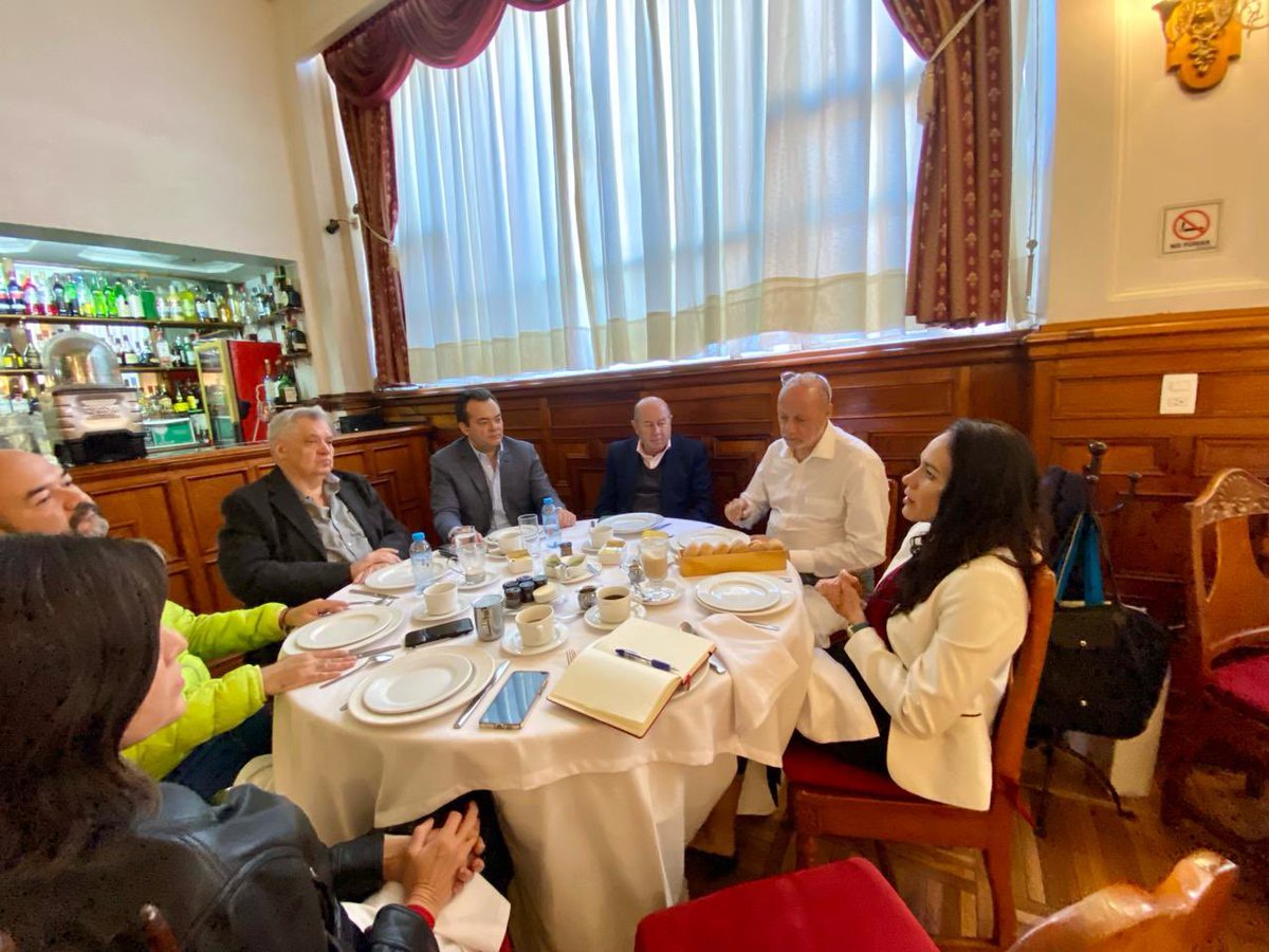 DuniaLudlow's tweet image. Asimismo, el día de hoy junto con @carlosmgturismo nos reunimos con la asociación de hoteles, así como la de hoteles y moteles para reconocer los principales problemas del #sectorturismo para ir encontrando en conjunto soluciones viables y exitosas. Agradezco enormemente la