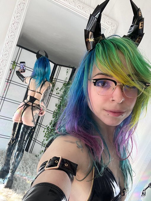 sooo, see anythin ya like? 😌 https://t.co/pfZAQIsRjm