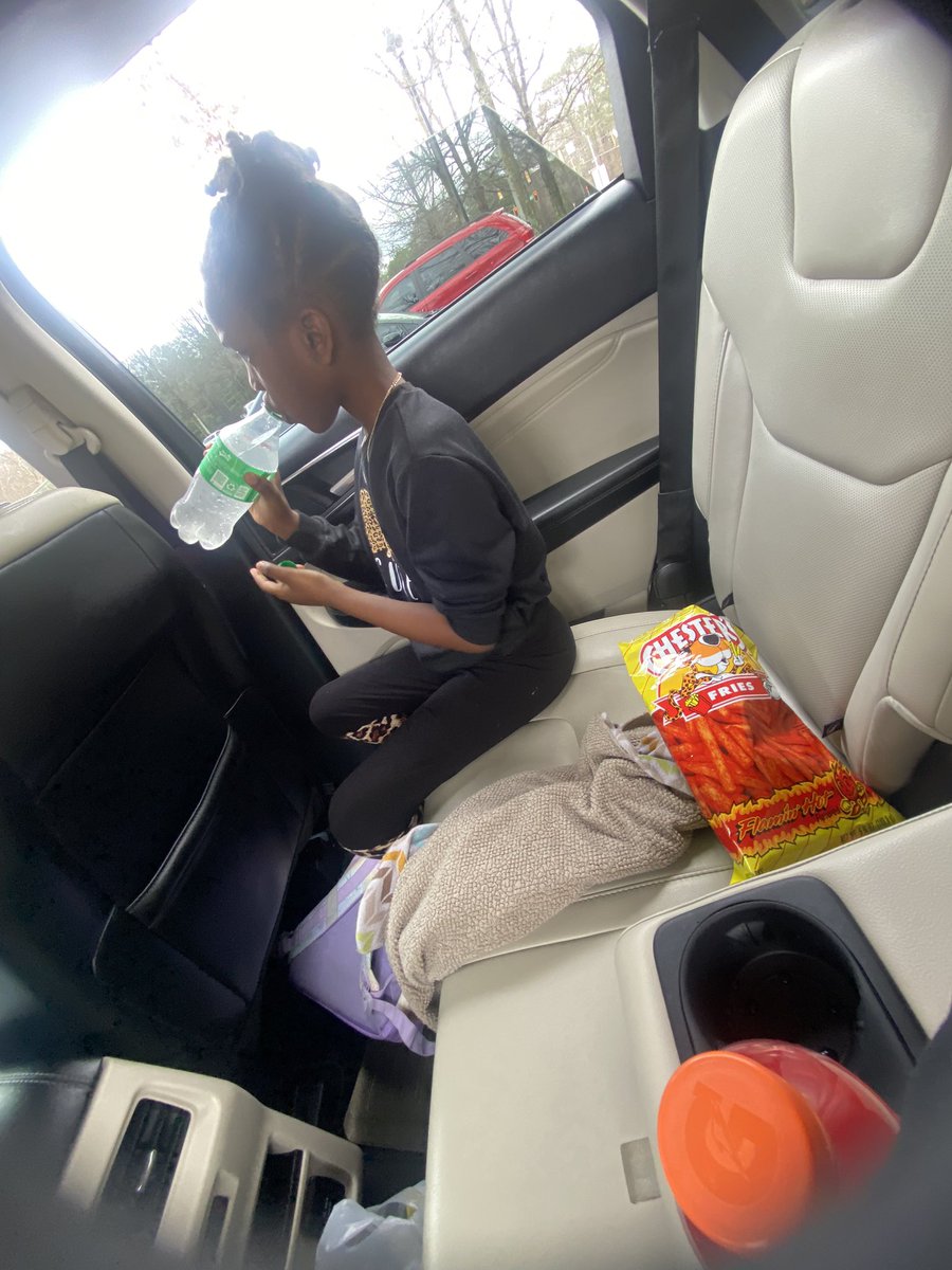 iiammkamm's tweet image. hot fries and sprite ok demon