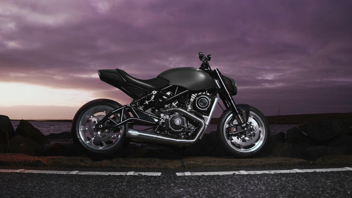 ‘Space Grey’ on the LightSpeed? It's spaceship sleek! 🛸

Check out this stellar shade on our limited-run masterpiece. Learn more, langenmotorcycles.co.uk/motorcycles/li…

#LangenMotorcycles #LangenLightSpeed #LightSpeed #LS12 #Motorcycle #SpaceGrey #Grey