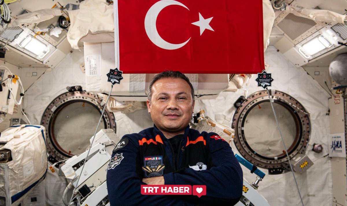 Alper Gezeravcı: Türkiye’nin ilk astronotu olarak, Mersin Silifke’nin bir köyünden başlayıp gökyüzüne uzanan bu heyecan verici yolculuğun bir parçası olmak, benim için büyük bir gurur ve onur kaynağ

İsterim ki bu ülkenin her bir evladı bu öyküden ilham alsın, geleceğe umut olsun