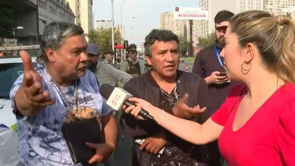 copano's tweet photo. 🔴 VIDEO | Taxistas son sorprendidos en vivo con taxímetros adulterados, pero reclaman: "¿Y cómo la Cathy Barriga?" https://t.co/CNis9gVMU3 https://t.co/CIf8QXXSTN