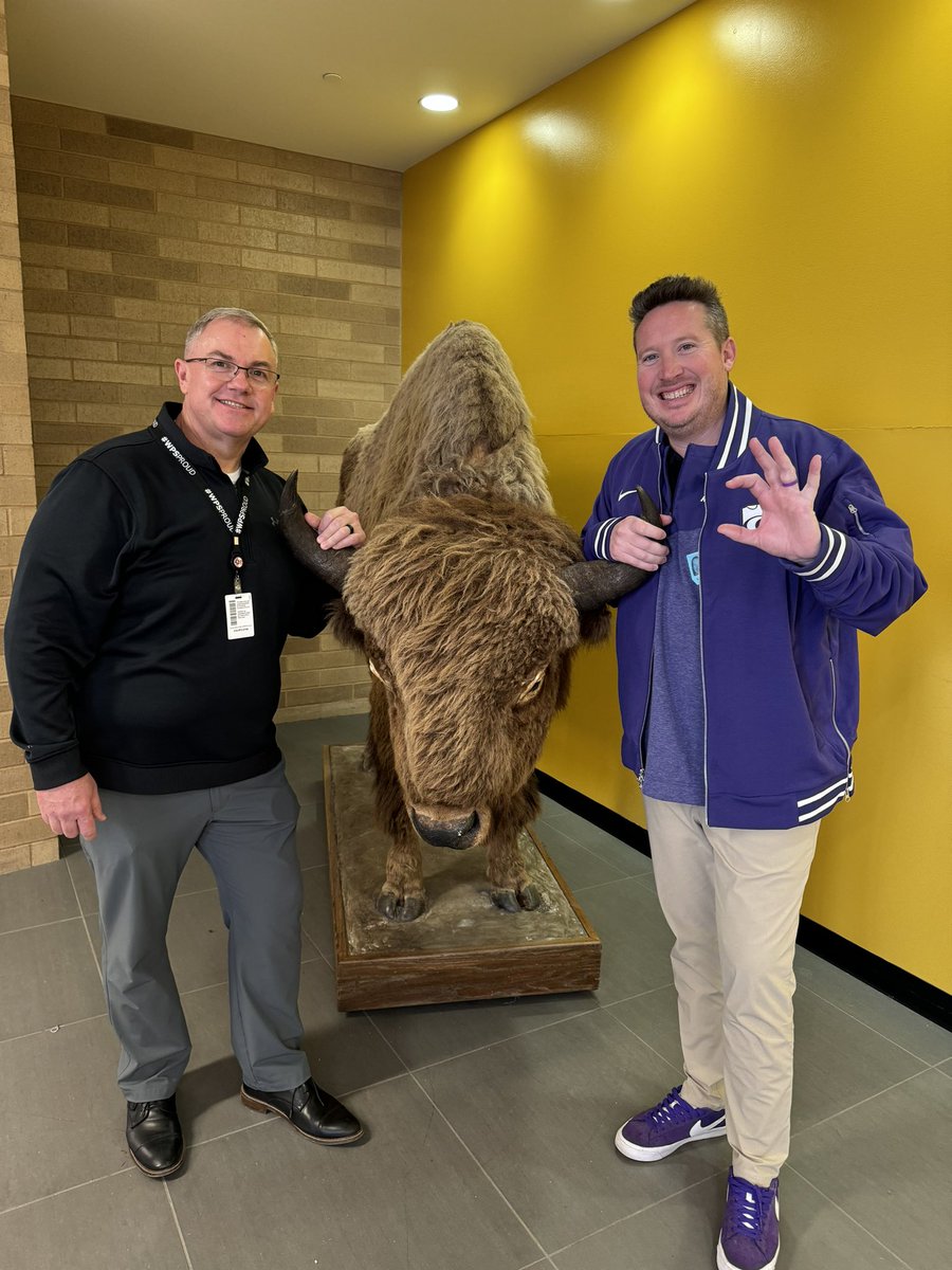 coachmilleson's tweet photo. 1st day in the house and we get a P5 visitor! Great to see you @spedbraet 

@WichitaSEHS @WSE_Athletics https://t.co/d4WMVxOuq7