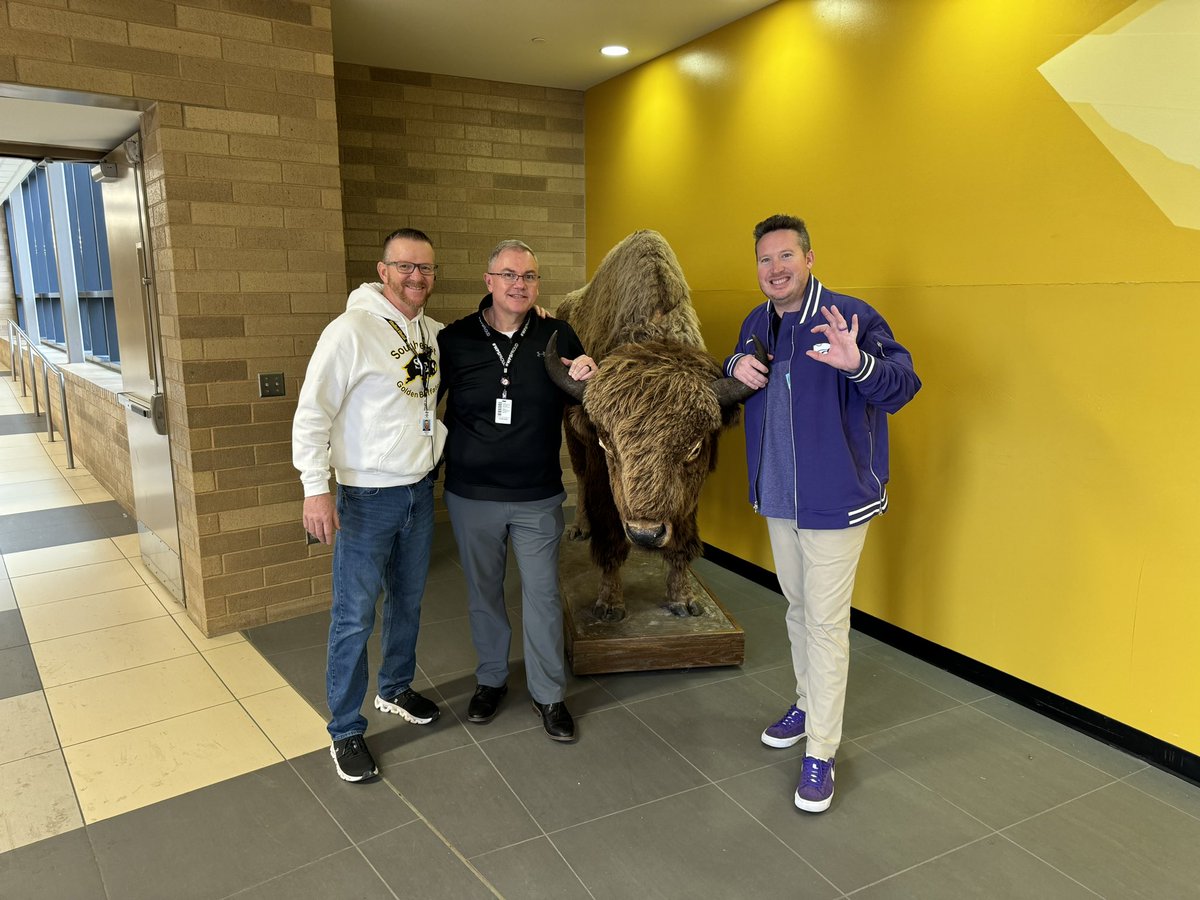 1st day in the house and we get a P5 visitor! Great to see you <a href="/spedbraet/">Taylor Braet</a> 

<a href="/WichitaSEHS/">Wichita Southeast HS</a> <a href="/WSE_Athletics/">WSE Athletics</a>