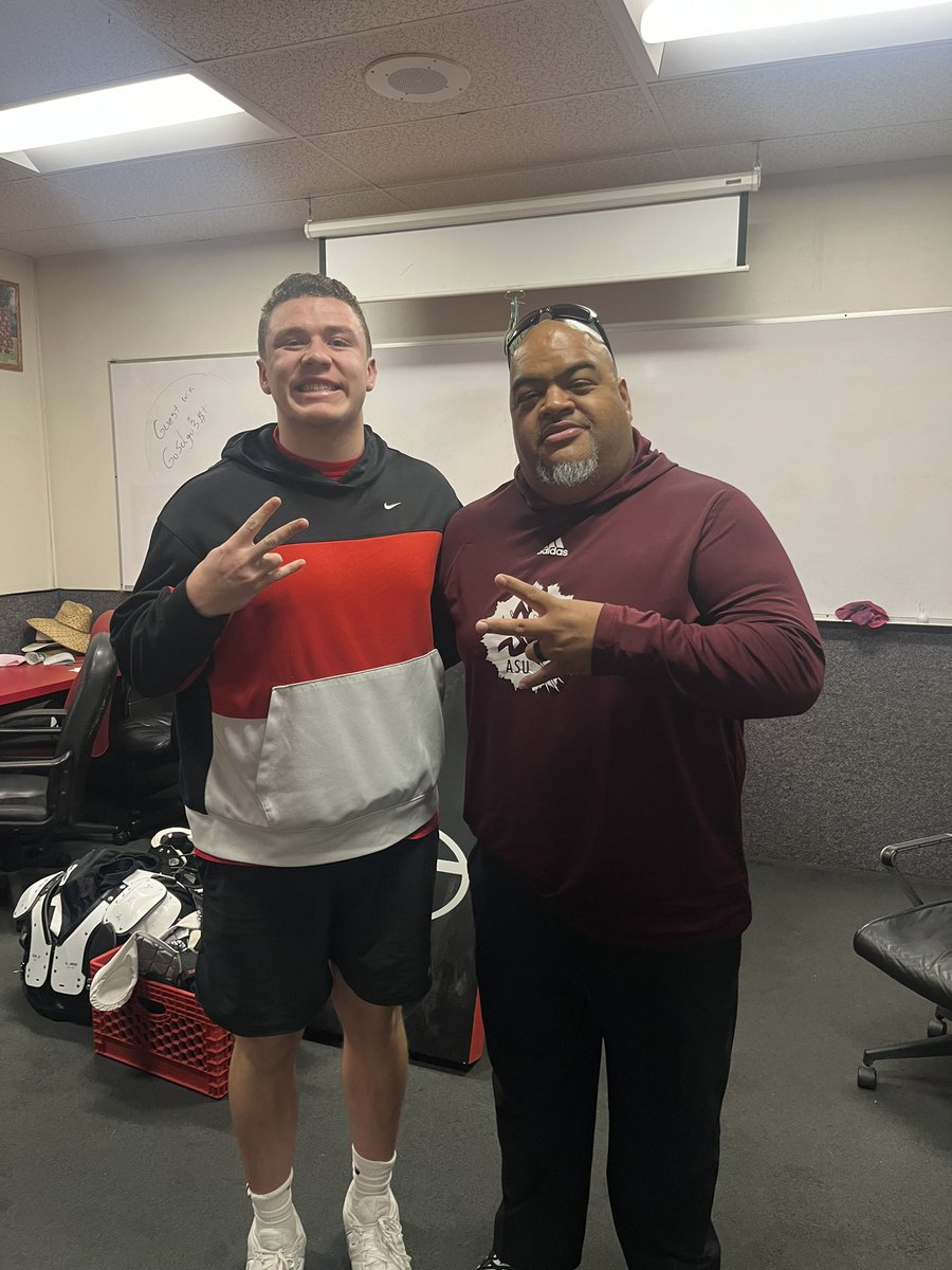 Thanks @CoachTuitele for coming by @GlendoraHighFB today! Can’t wait to see you back in Tempe soon!