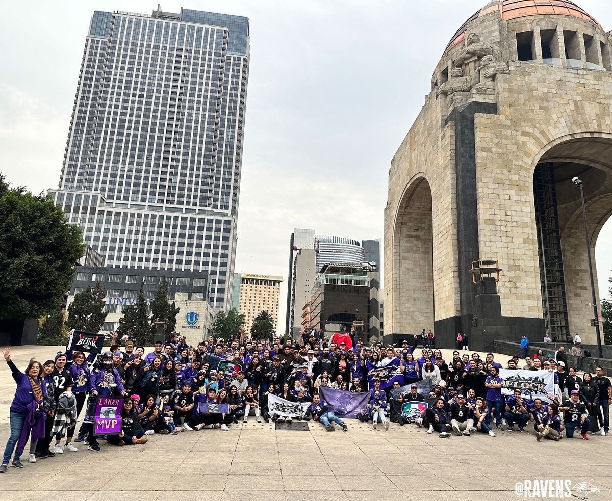 The #RavenFlock is worldwide!

Shout out to our fans in Mexico City showing love on Purple Friday. 💜