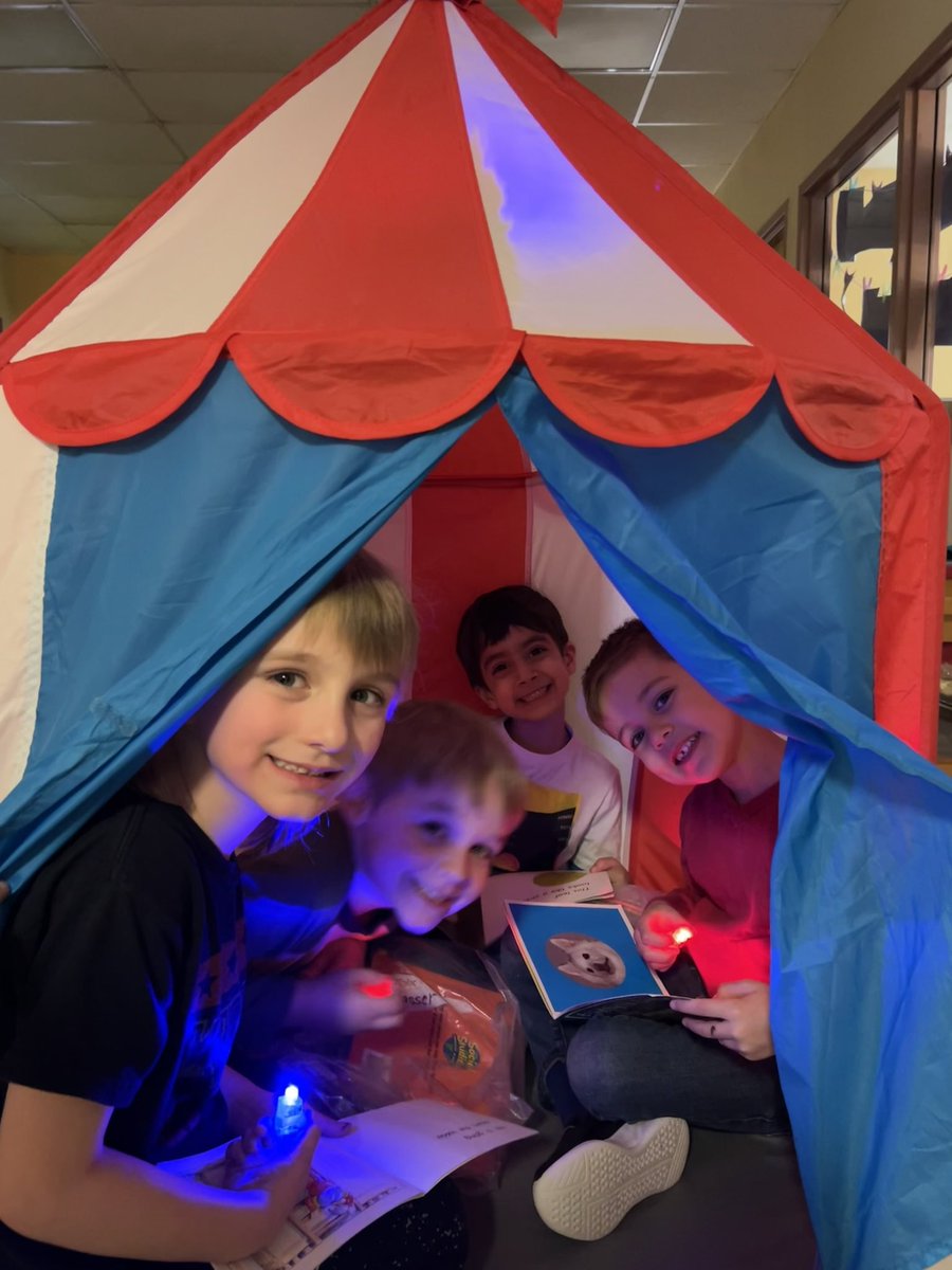 emmaleemurray1's tweet image. Happy Family Literacy Day! We had tons of fun reading today! #primaryfun