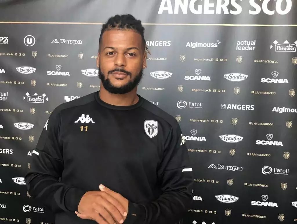 DonFcgb's tweet photo. [#Adversaire🧐]

❌ 2️⃣ joueurs d’@AngersSCO seront absents pour affronter les @girondins lundi 2️⃣0️⃣h4️⃣5️⃣ au @MatmutAtl : 

🌍 Yahia #Fofana (#CAN2023)
🚑 Lois #Diony 

🔜 Incertain : 

⏳ Joseph #Lopy 

[@sports_ouest] 

#FCGBSCO #Girondins #SCO #Ligue2 https://t.co/TUyB4XkIx5