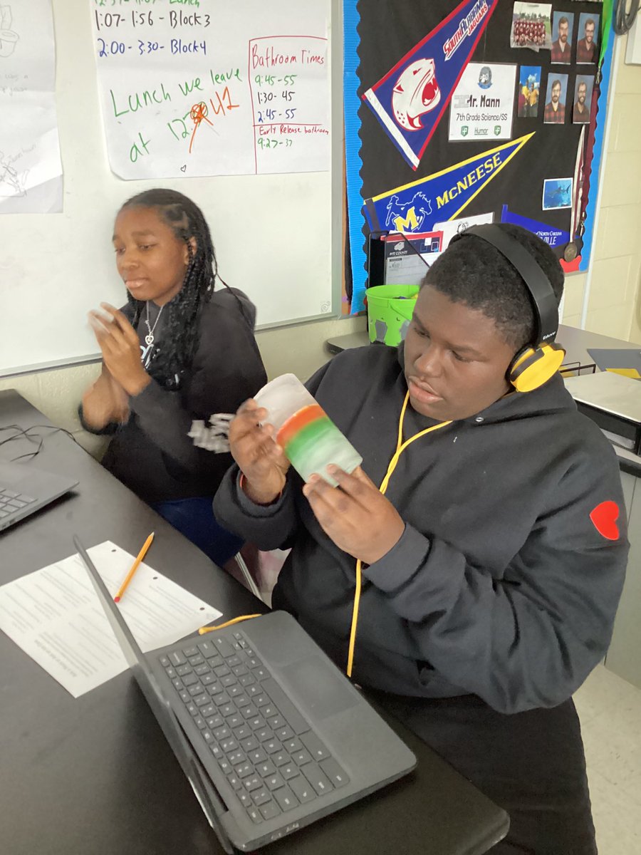 Students in Mr. Mann's and Ms. Cyrus' classes looked at homemade ice cores to see what scientists do to study the earth from Antarctica!🧊🧊🧊 #CMeShine ✨