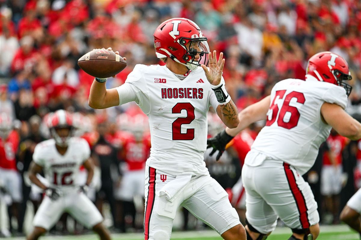 After a great conversation with @CoachTSunseri Excited to receive an offer from @IndianaFootball…@gahannafootball @CoachStoutGLHS @AllenTrieu @BradMaendler @JaredLuginbill