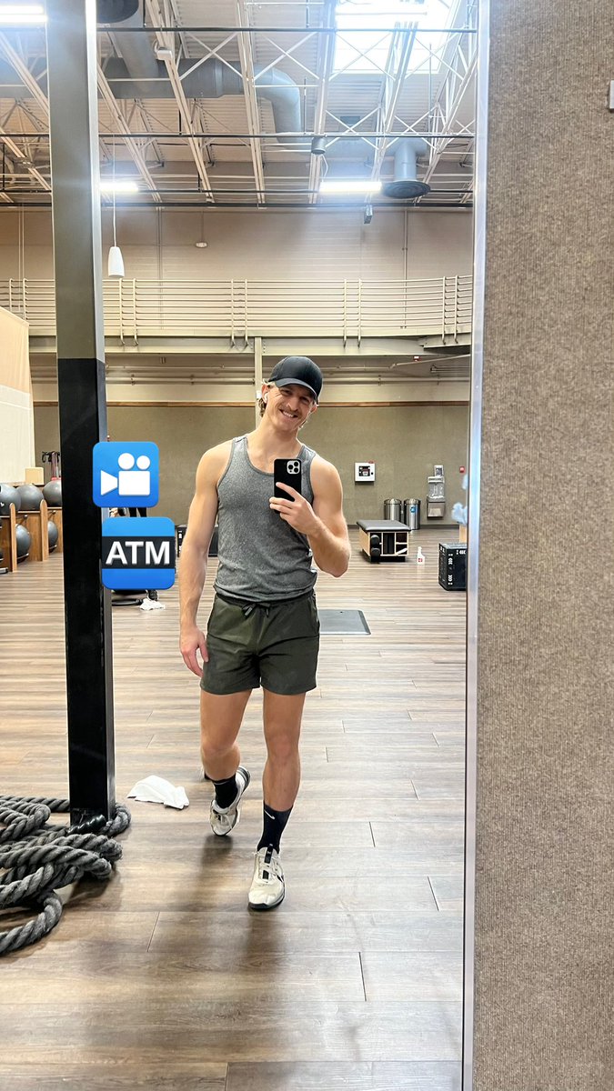rustincharles's tweet photo. In my get my bag era https://t.co/3rxcDGiUwa