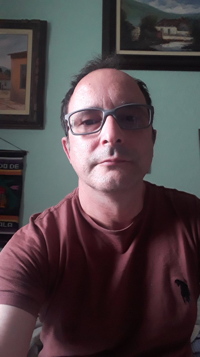 j_ricchetti's tweet image. Óculos novos