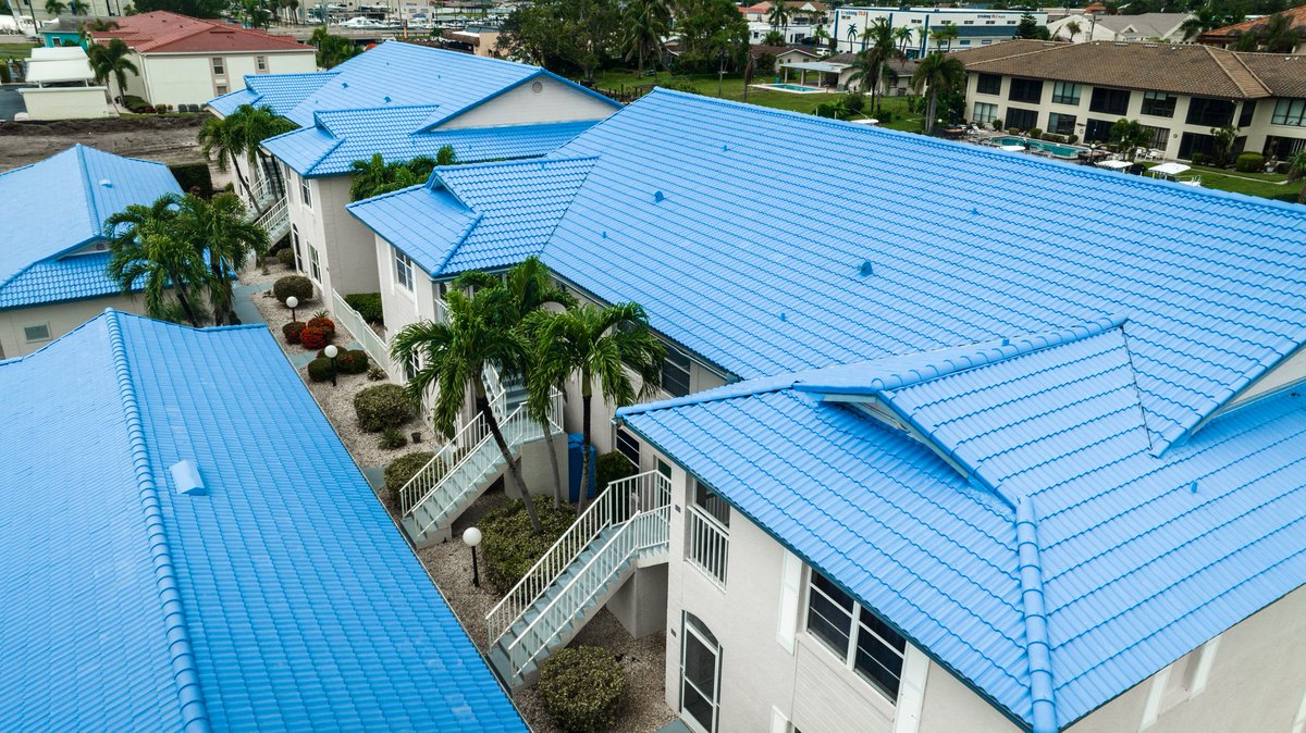 bravarooftile's tweet image. Engineered for durability and UV resistance and boasting a Class 4 impact rating, Brava stands strong against the intense Florida sun and unpredictable storms. This beautiful Custom Blue install was completed by the experts @roman_roofing 
#roofing #Spanishroof #tileroof #Brava