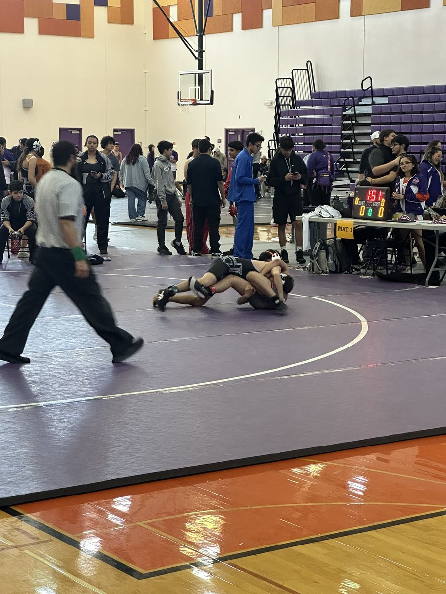 OJGarcia12's tweet photo. JV Wrestling Championships at Eastlake today. Love watching our kids #Compete with Confidence #RepTheH #ScorpionStrong @M_JuarezHHS https://t.co/BQEj70CahB