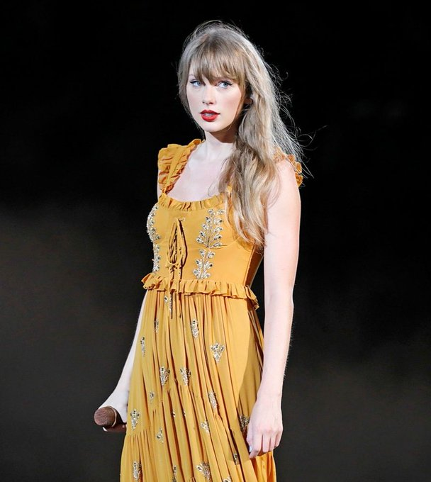 WajihaEman79373's tweet photo. 📲| SAG-AFTRA released a statement about the AI images made of
@TaylorSwift13
.  "We support Taylor, and women everywhere who are the victims of this kind of theft of their privacy and right to autonomy."
#TaylorSwiftAl 
#TaylorSwiftErasTourSG #protecttaylor #TaylorSwifta https://t.co/AlGlvcAWuP