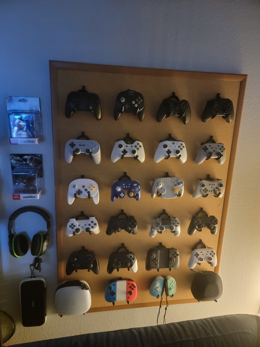 @SnkyGames @manoloon1 @hustler_one Got another one in the mail and once it arrives I'll do a little bit of reorganizing. But this is it currently. The newest one is the Doyoky, which is a more modern Wavebird that I got for Cemu 🙌