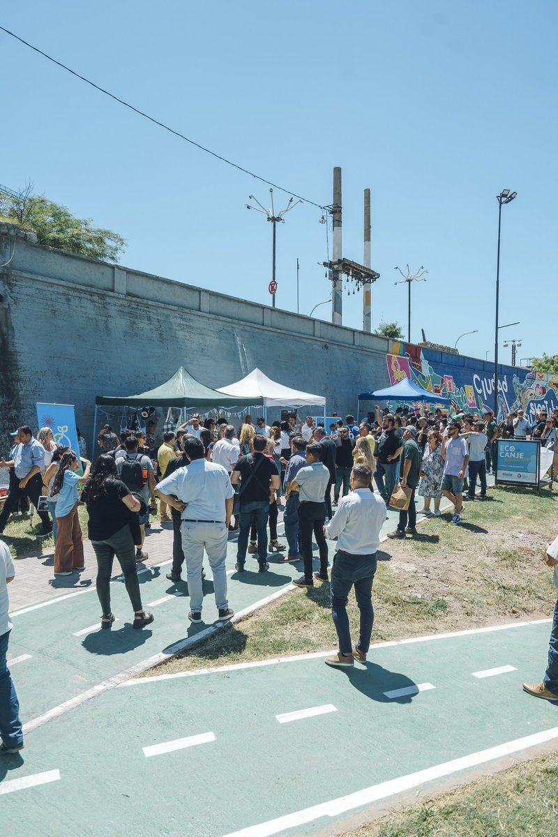 Junto a las diferentes áreas de la <a href="/MuniCba/">Municipalidad de Córdoba</a> celebramos el día de la #EducaciónAmbiental con juegos, kermés circular, música en vivo y una muraleada reafirmando el compromiso con el cuidado del ambiente. 

<a href="/CordobaOyS/">COyS</a> <a href="/AmbienteMuniCba/">Córdoba Sustentable</a> <a href="/Cormecor/">CORMECOR</a>